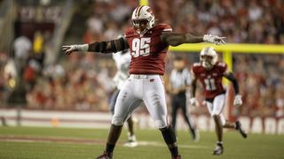 Steelers' Keeanu Benton Draws Similar Comparison To 1 Former Stud Defensive Lineman (Keeanu Benton). Photo by David Stluka / Wisconsin Badgers